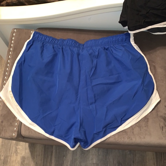 3 pairs of Nike shorts XL $15 each or all for $40 - Picture 9 of 10